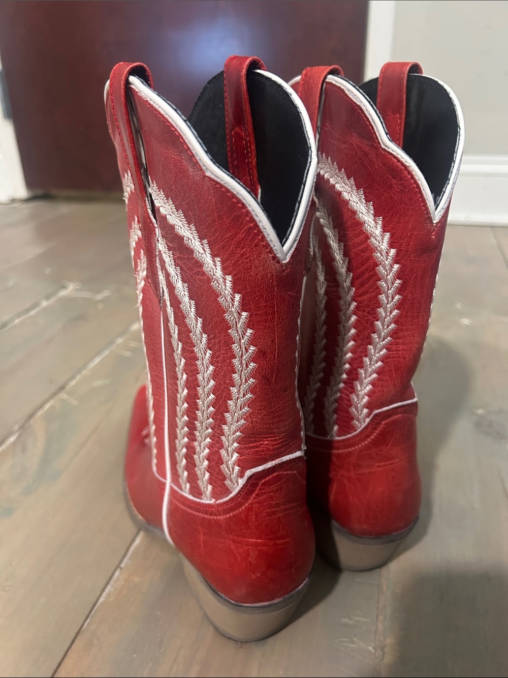 Red Embroidered Women's Western Heeled Boots - Picture 3 of 3